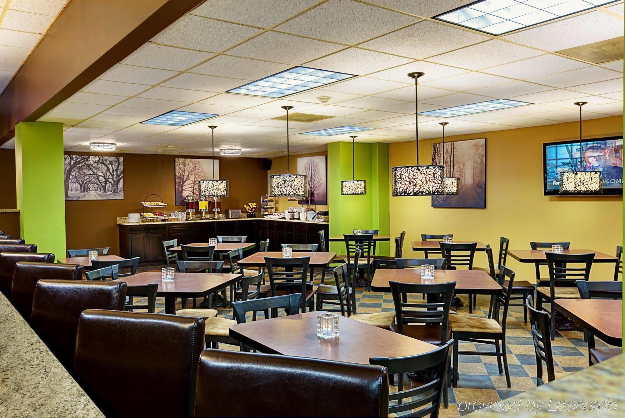 Historic Whispering Woods Hotel & Conference Center Olive Branch Restaurant photo